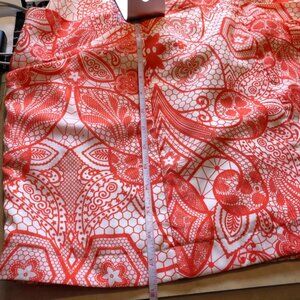 Pleated Side Deep Pocket Design